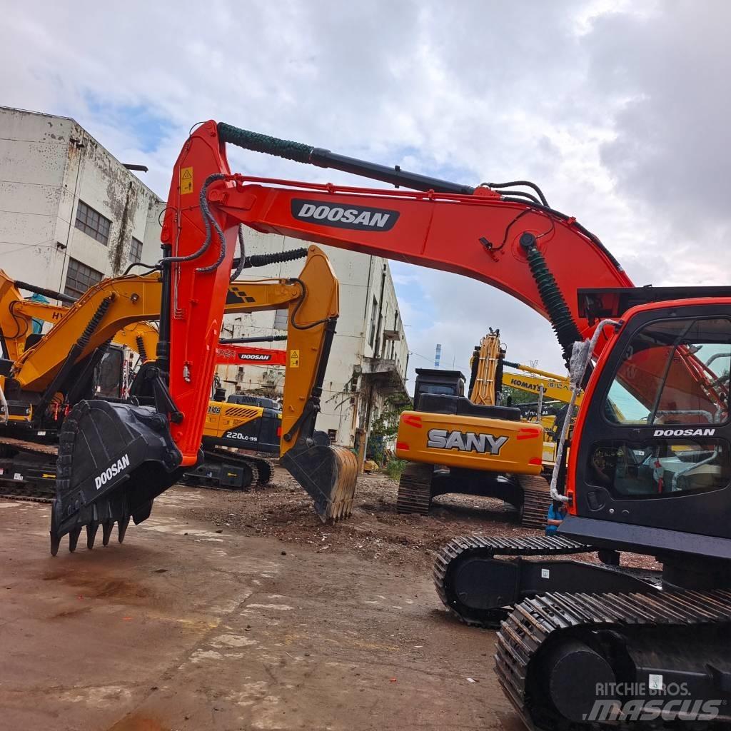 Doosan DX 300 LC Bandgrävare