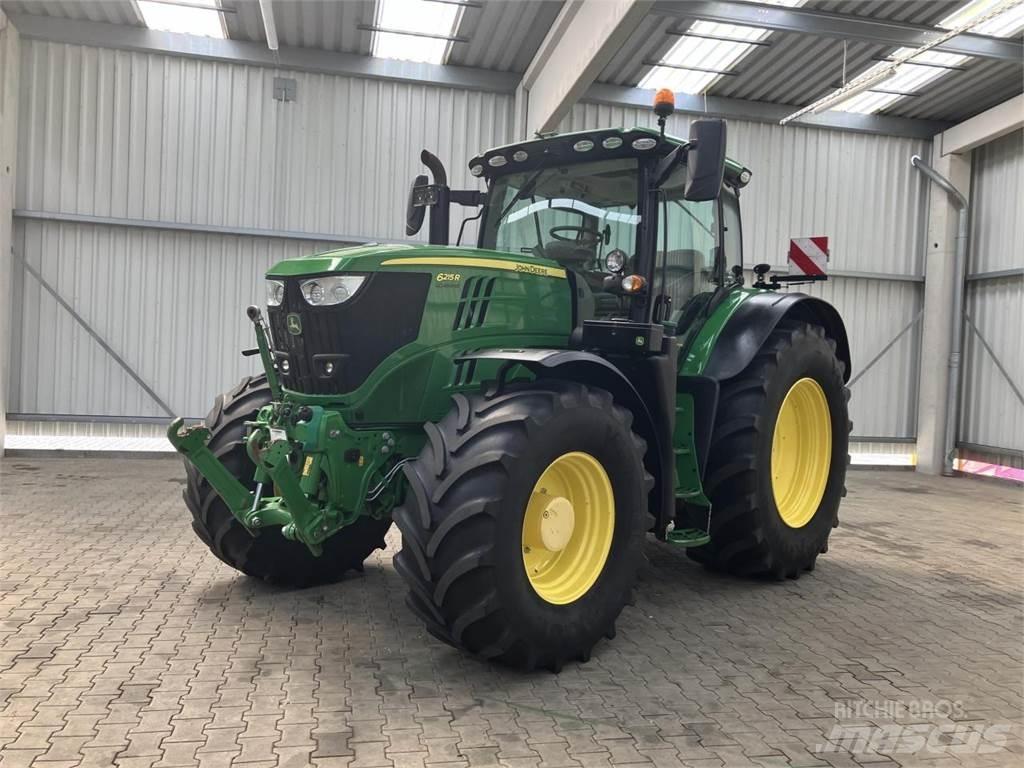 John Deere 6215R Traktorer