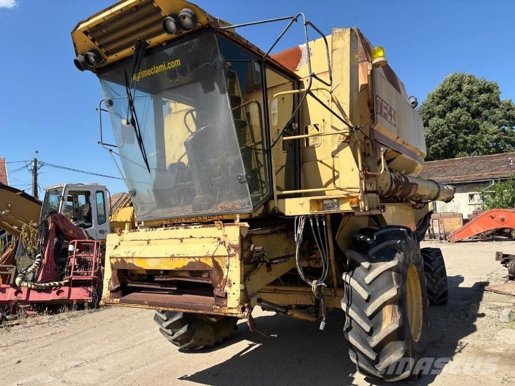 New Holland TF 44 Skördetröskor