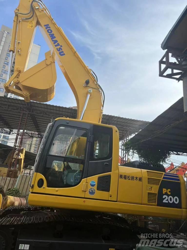 Komatsu PC 200 Midigrävmaskiner 7t - 12t