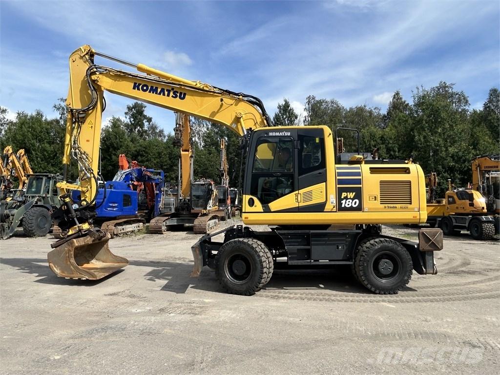 Komatsu PW 180-11 Hjulgrävare