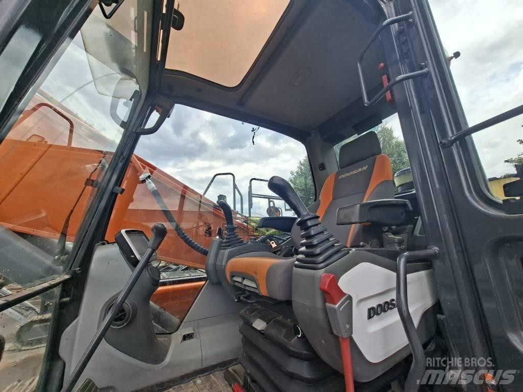 Doosan DX225LC-5 Bandgrävare