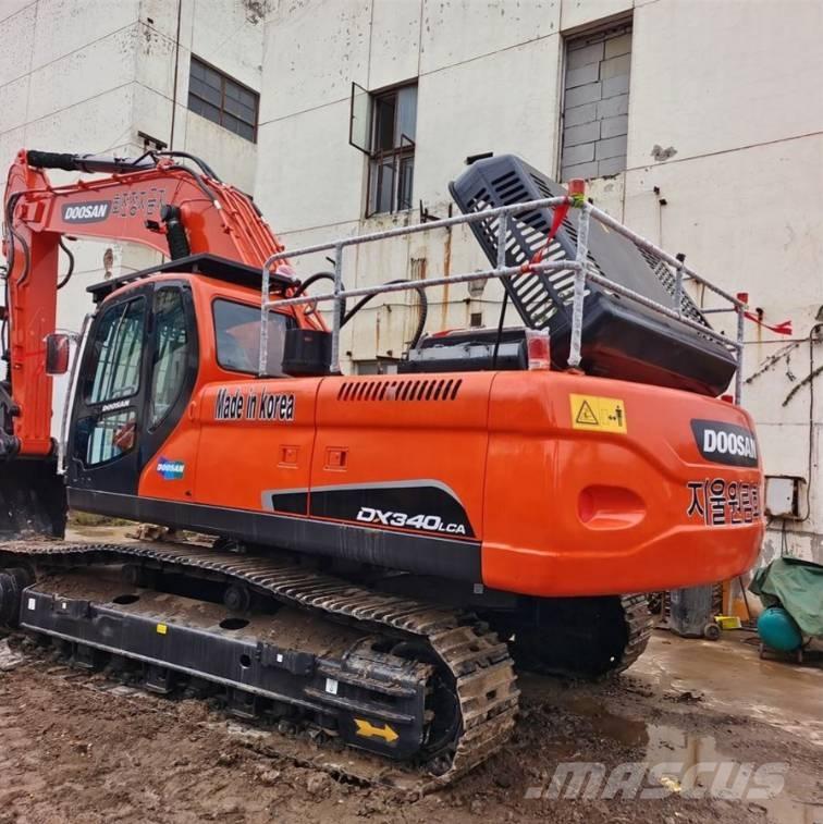 Doosan DX 340 LC Bandgrävare