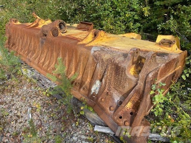 Komatsu D 155 AX Schaktblad