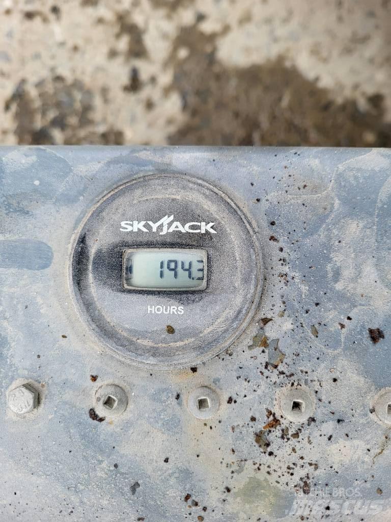 SkyJack 32/19 Saxliftar
