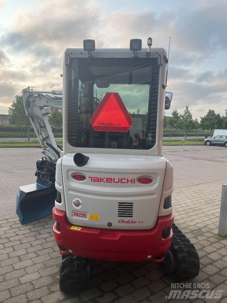 Takeuchi TB 225 Minigrävare < 7t
