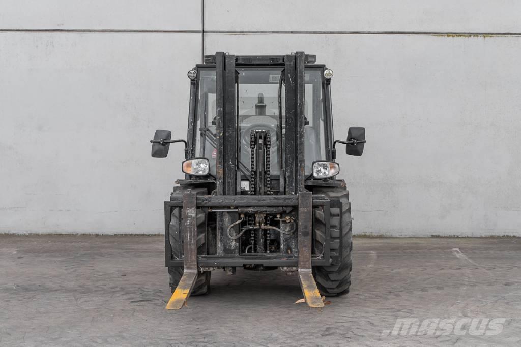 Manitou MC 30-4 Dieselmotviktstruckar
