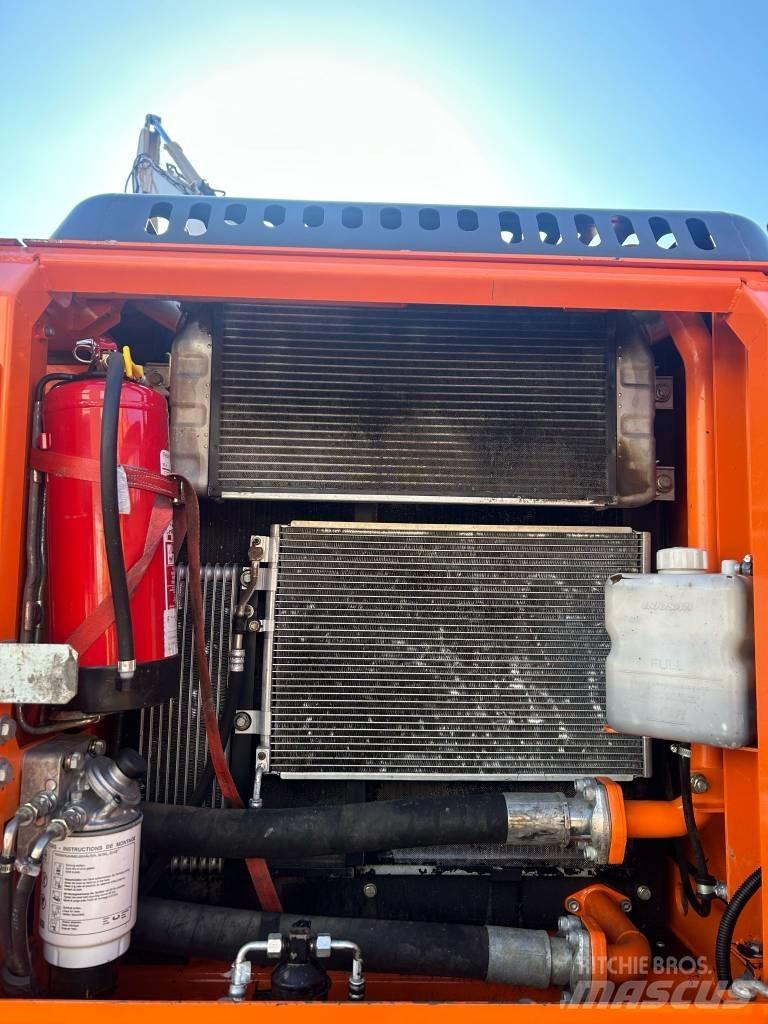 Doosan DX 210 W Hjulgrävare