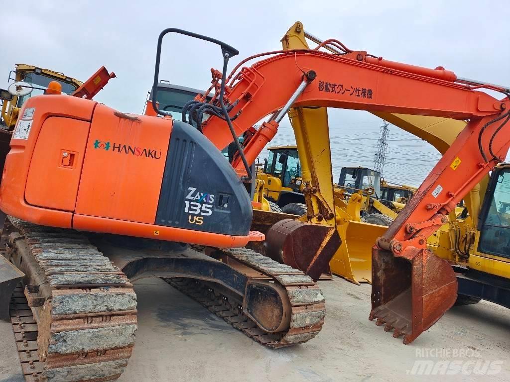 Hitachi ZX 135 US Bandgrävare