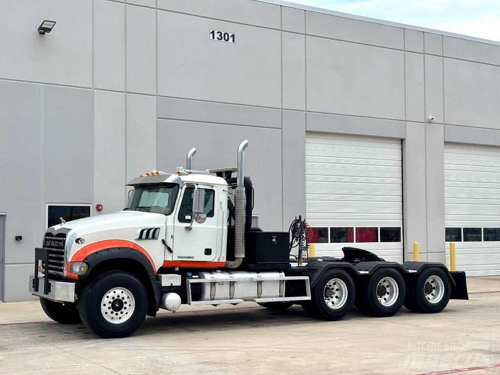 Mack GU 713 Bärgningsbilar