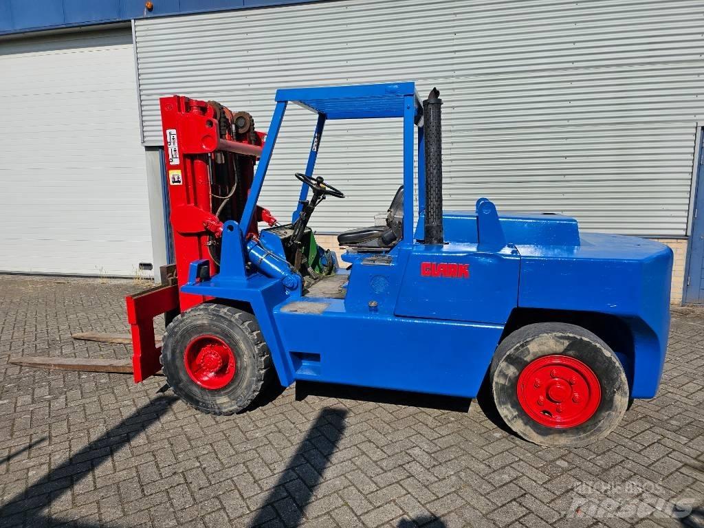 Clark DPH 70 Dieselmotviktstruckar