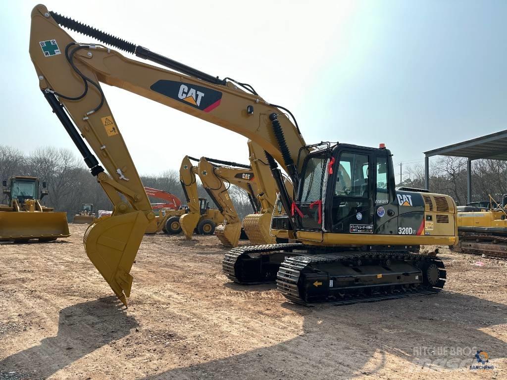 CAT 320D2L Bandgrävare