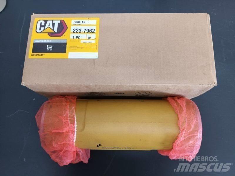 CAT CORE AS 223-7962 Chassi och upphängning