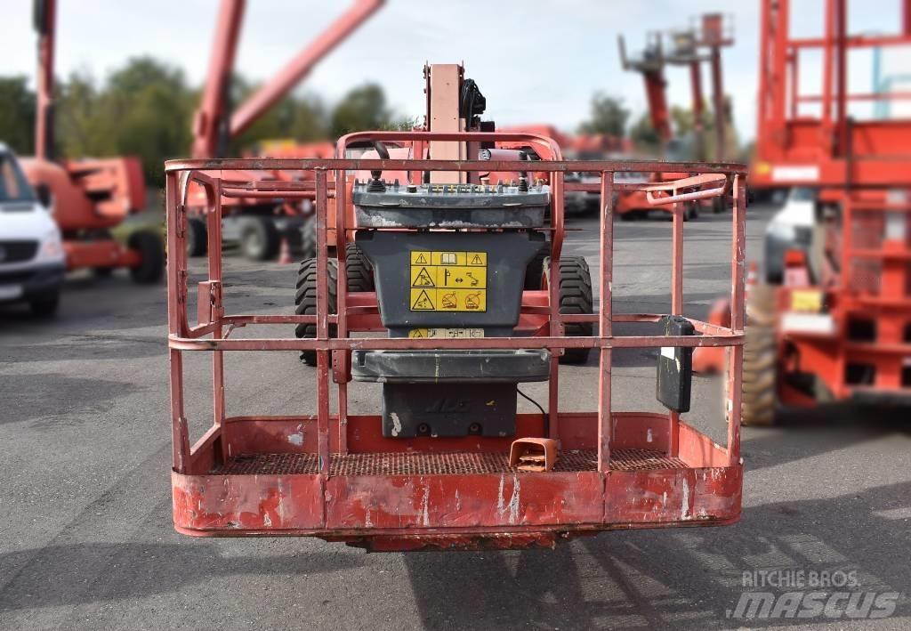JLG 600 AJ Bomliftar