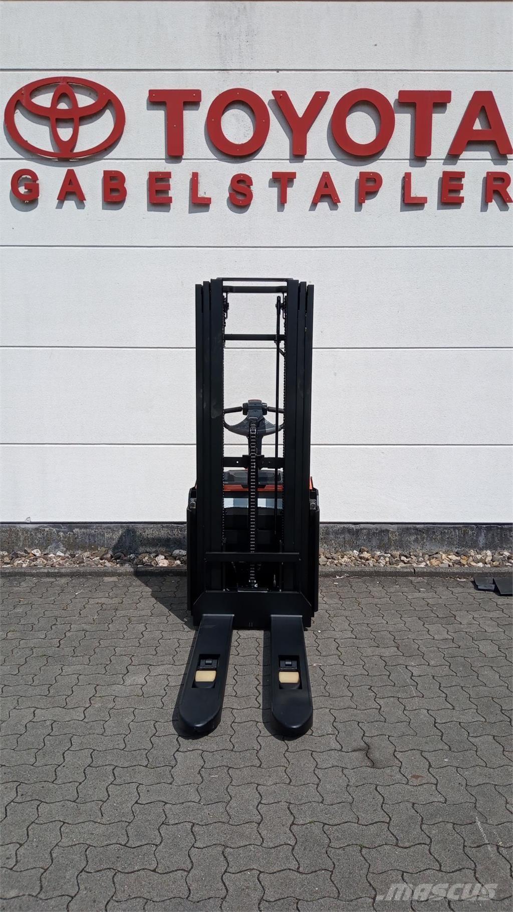 Toyota SWE140L Staplare