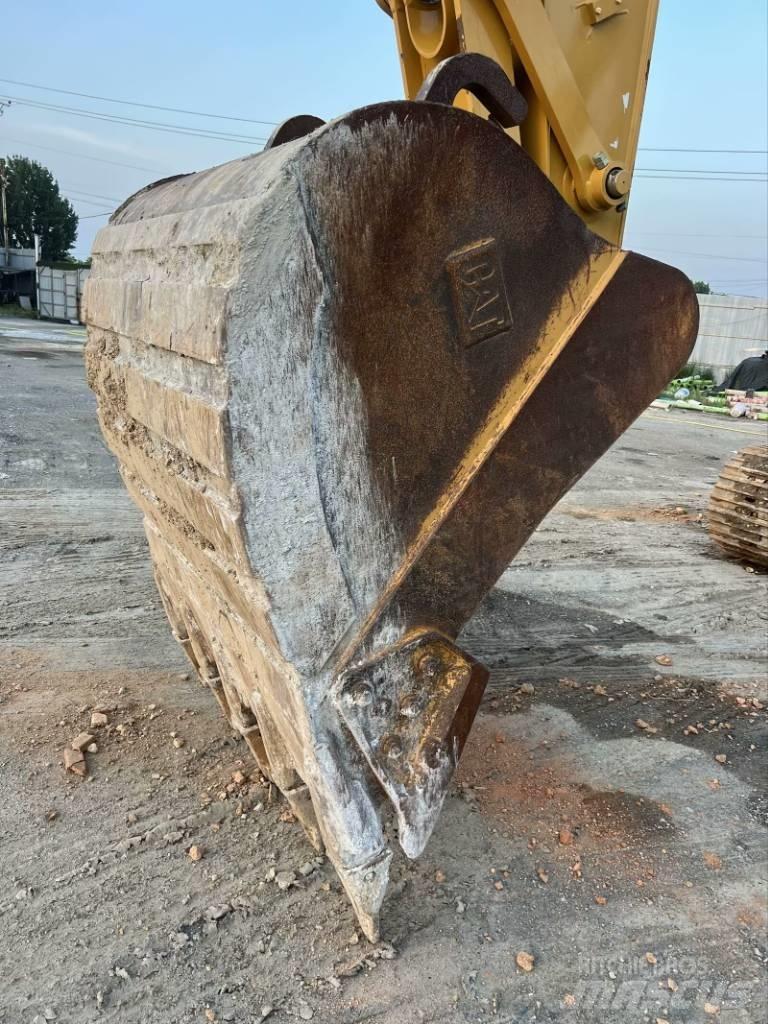 CAT 330 GC Bandgrävare