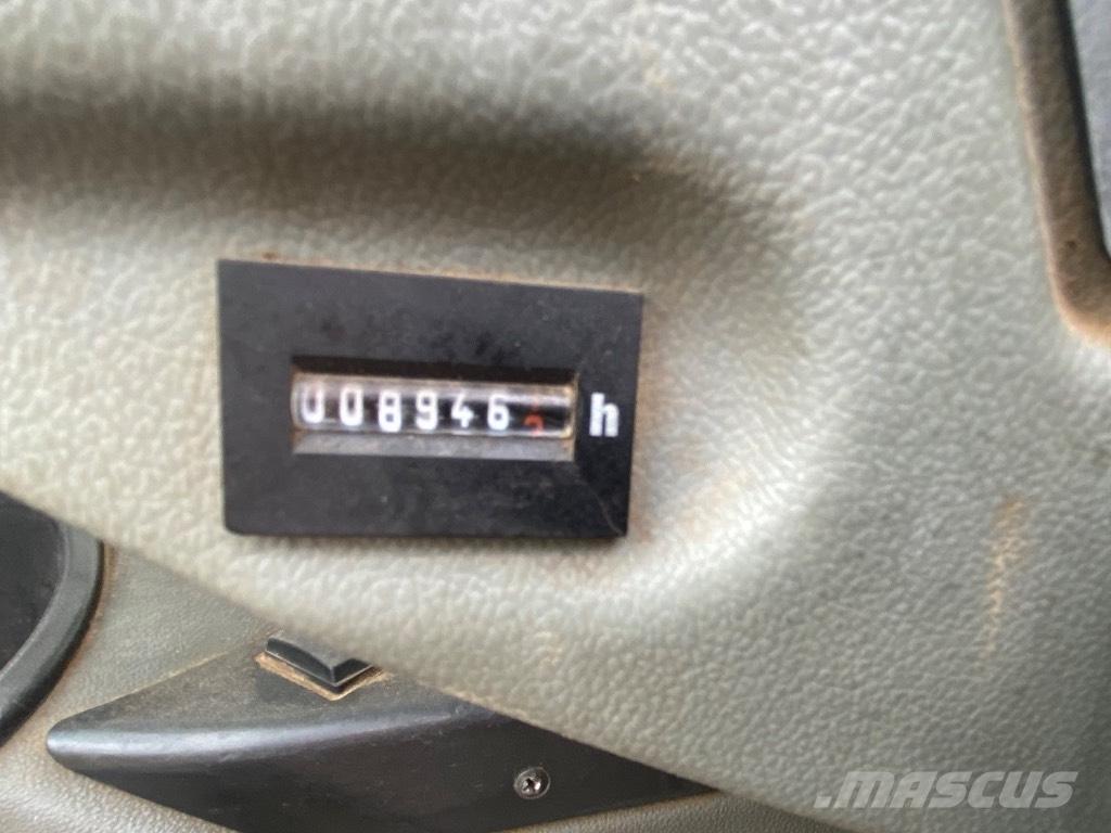 Liebherr R 922 Bandgrävare