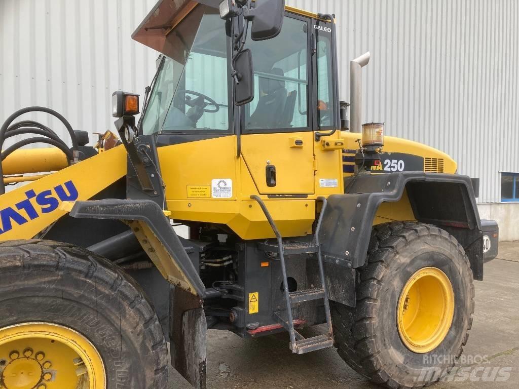 Komatsu WA 250 Hjullastare