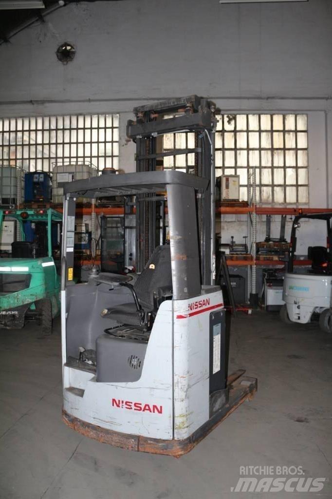 Nissan UNS 160 Skjutstativtruck
