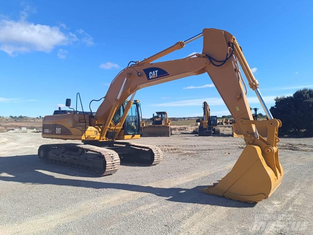 CAT 325 D Bandgrävare