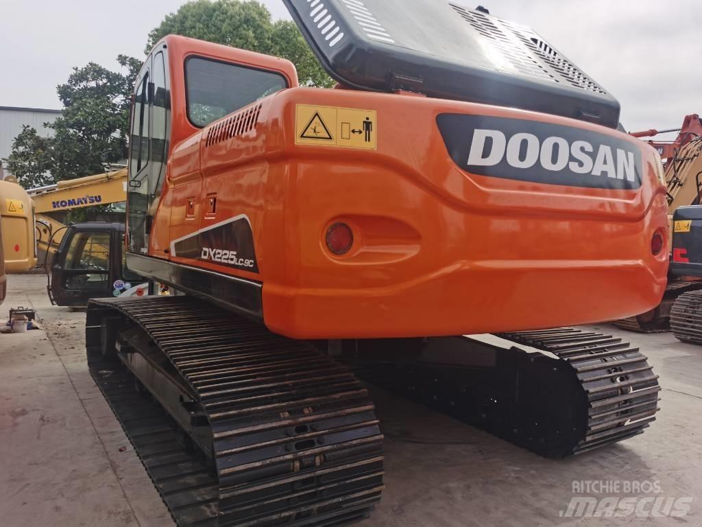 Doosan DX 225 LC-9C Bandgrävare