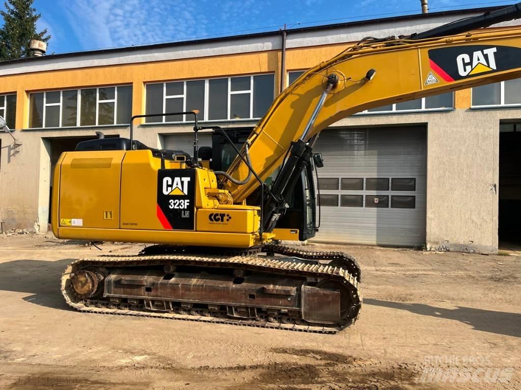 CAT 323 F LN Bandgrävare