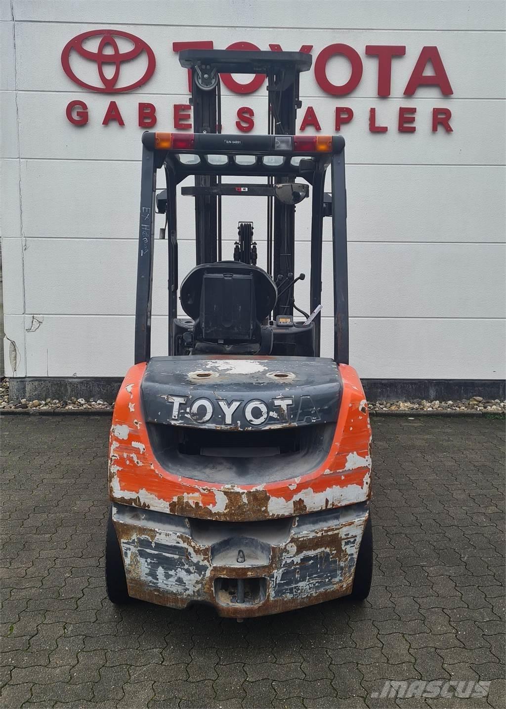 Toyota 02-8FDF30 Dieselmotviktstruckar