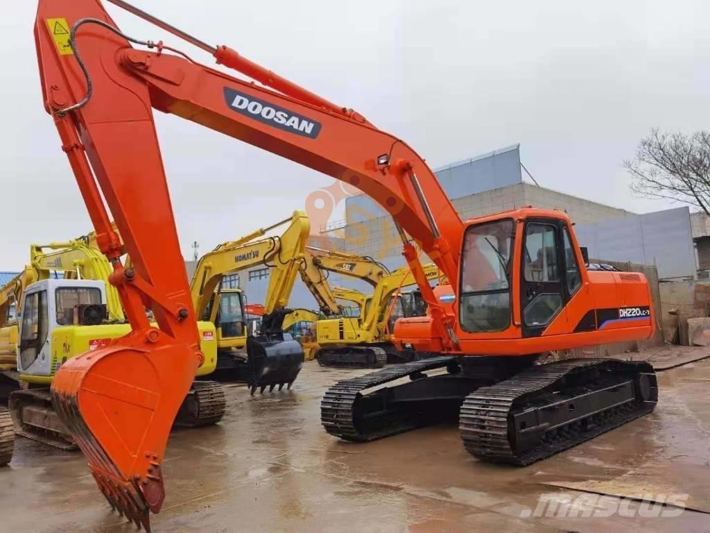 Doosan DX 225 LCA Bandgrävare