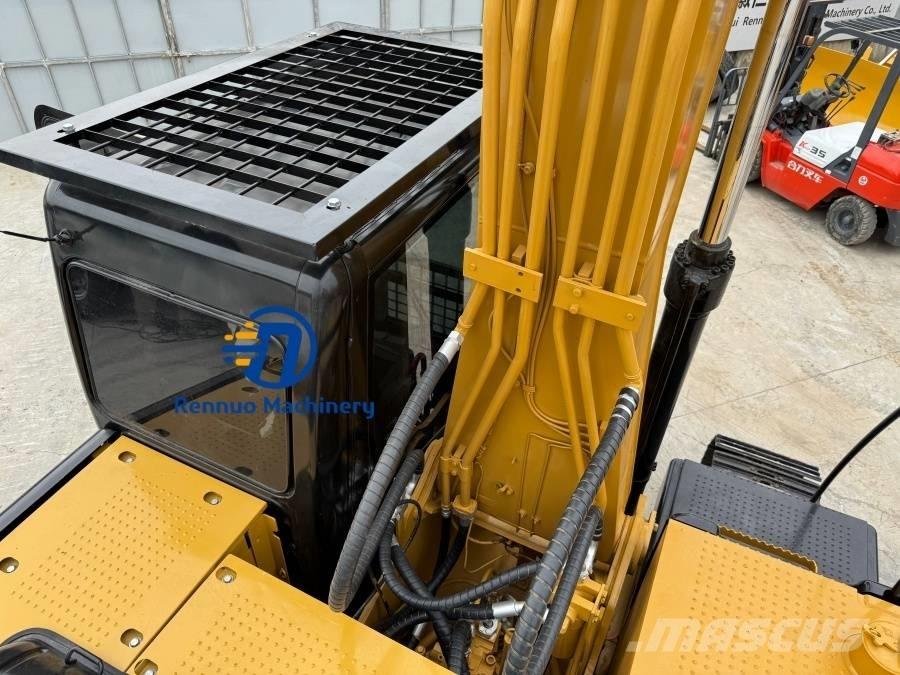 CAT 320D2L Bandgrävare