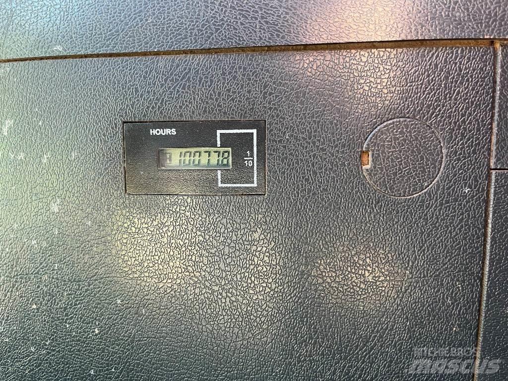 Hyundai HX 180 L Bandgrävare