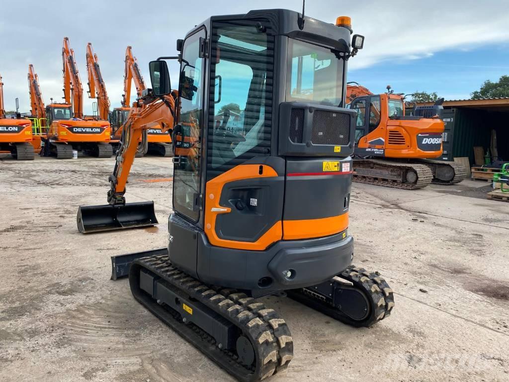 Develon DX 27 Z-7 Minigrävare < 7t