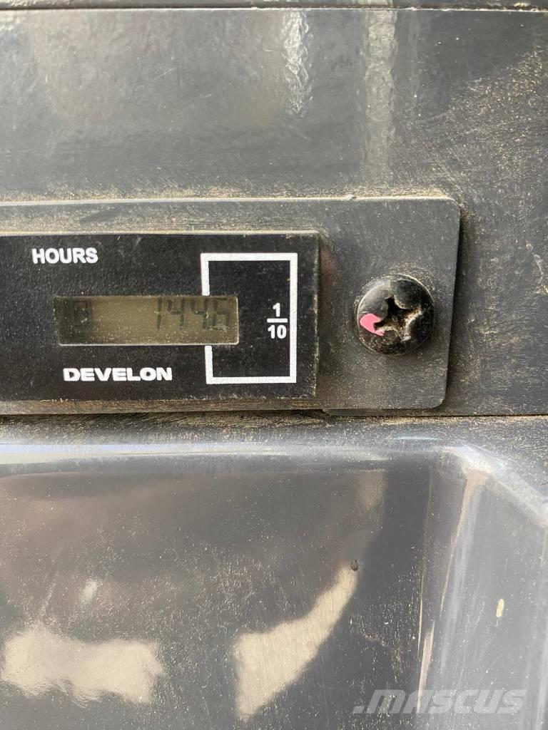 Develon DX 27 Z-7 Minigrävare < 7t