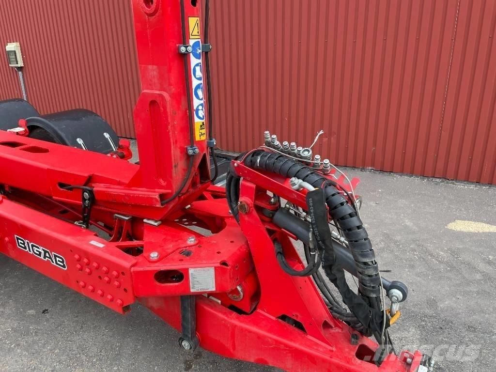 Bigab B 12 krokvaxlarvagnar