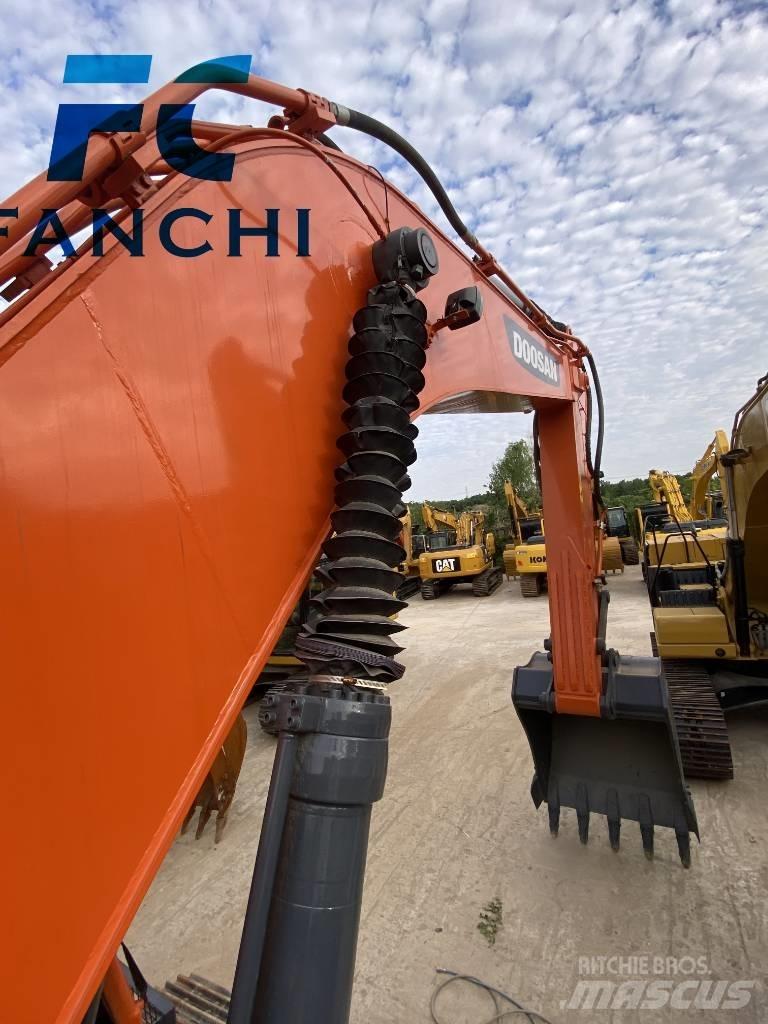 Doosan DX 340 LC Bandgrävare