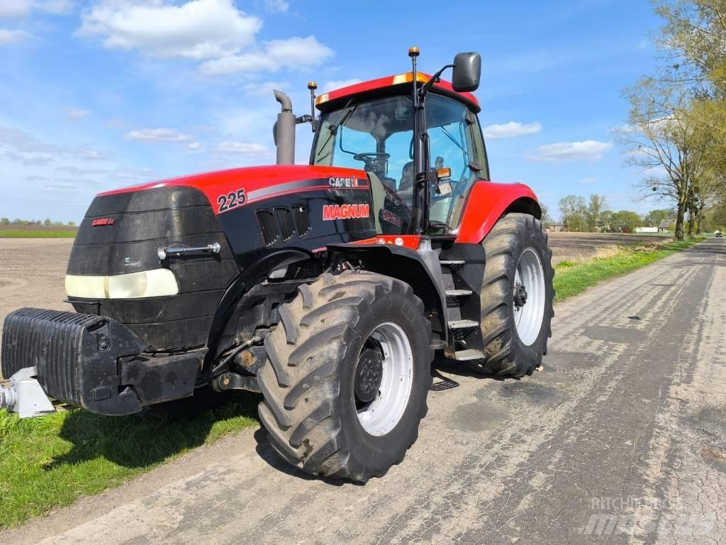 CASE MAGNUM 225 2007 Traktorer