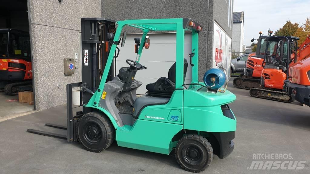 Mitsubishi FGE25NT Gasolmotviktstruckar