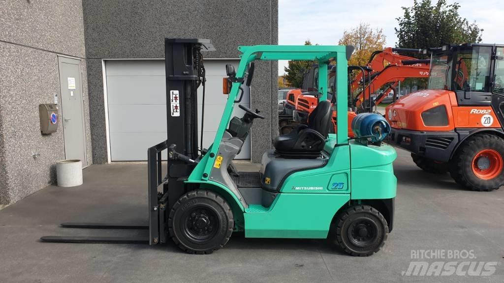 Mitsubishi FGE25NT Gasolmotviktstruckar