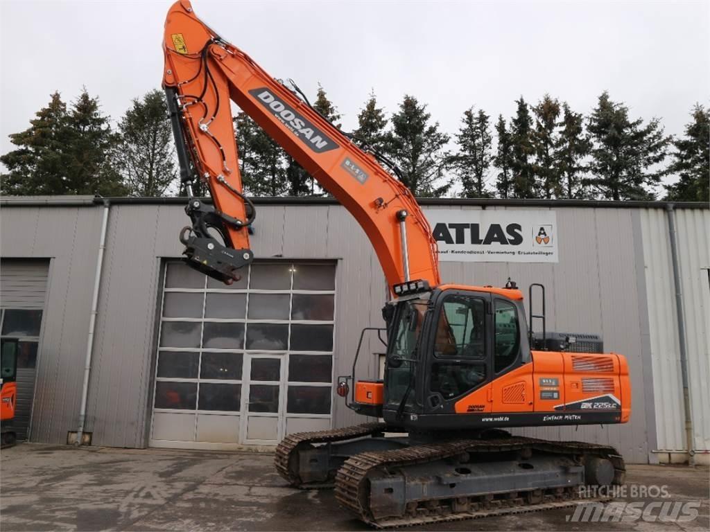 Doosan DX225LC-7 Bandgrävare