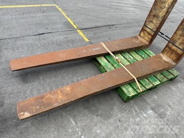 CAT 25-30 ton /988 Pallgafflar