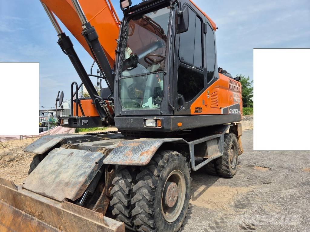 Doosan DX 210 W Hjulgrävare
