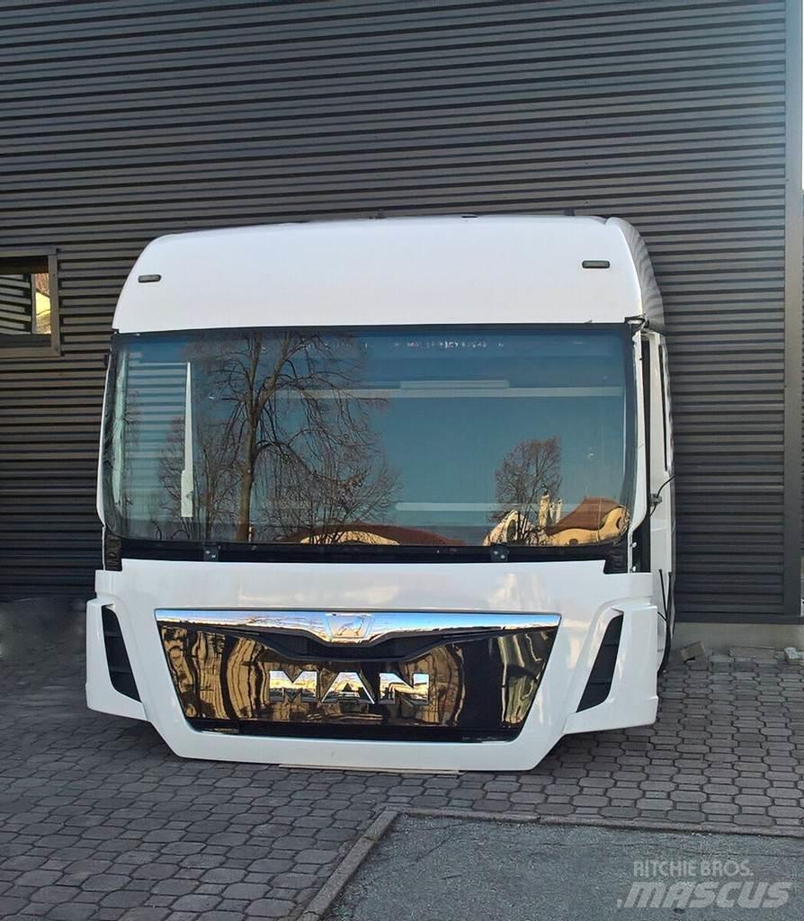 MAN TGX XLX EURO 6 Hytter och interiör