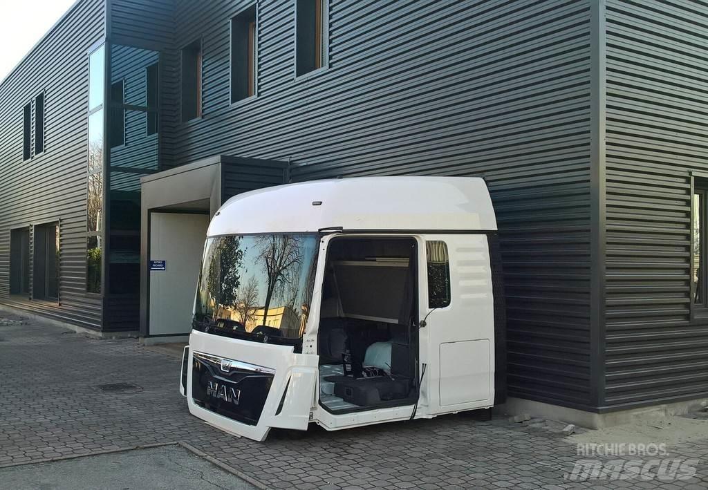 MAN TGX XLX EURO 6 Hytter och interiör