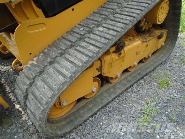 CAT 239 D Kompaktlastare