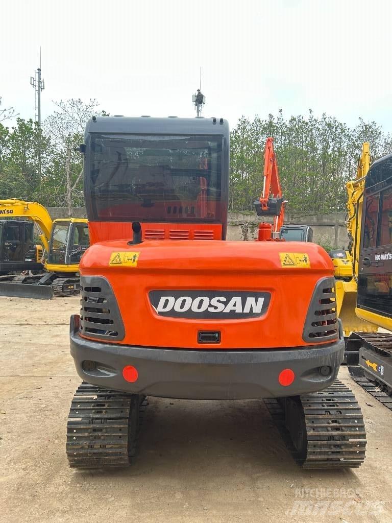 Doosan DX 60-9 C Bandgrävare