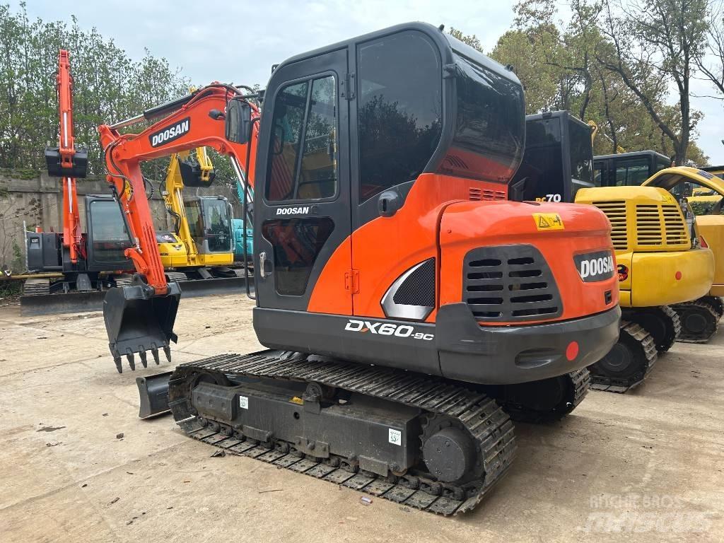 Doosan DX 60-9 C Bandgrävare