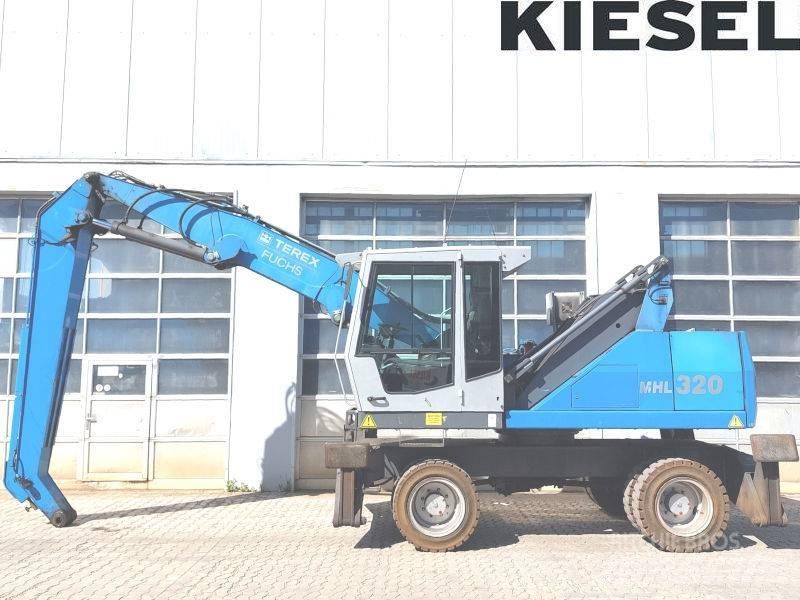 Fuchs MHL 320 D Avfalls / industri hantering