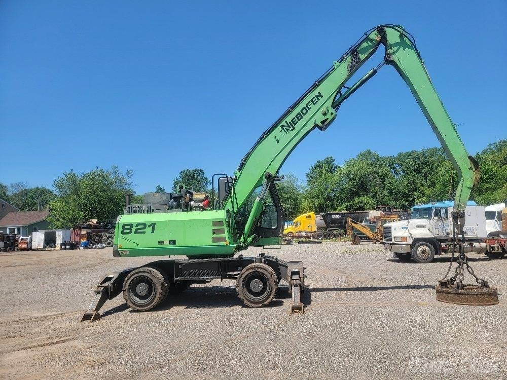 Sennebogen 821 Avfalls / industri hantering