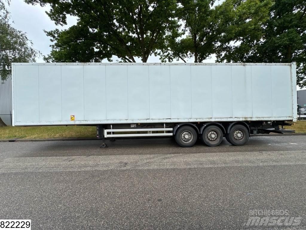 Samro gesloten bak Skåptrailer