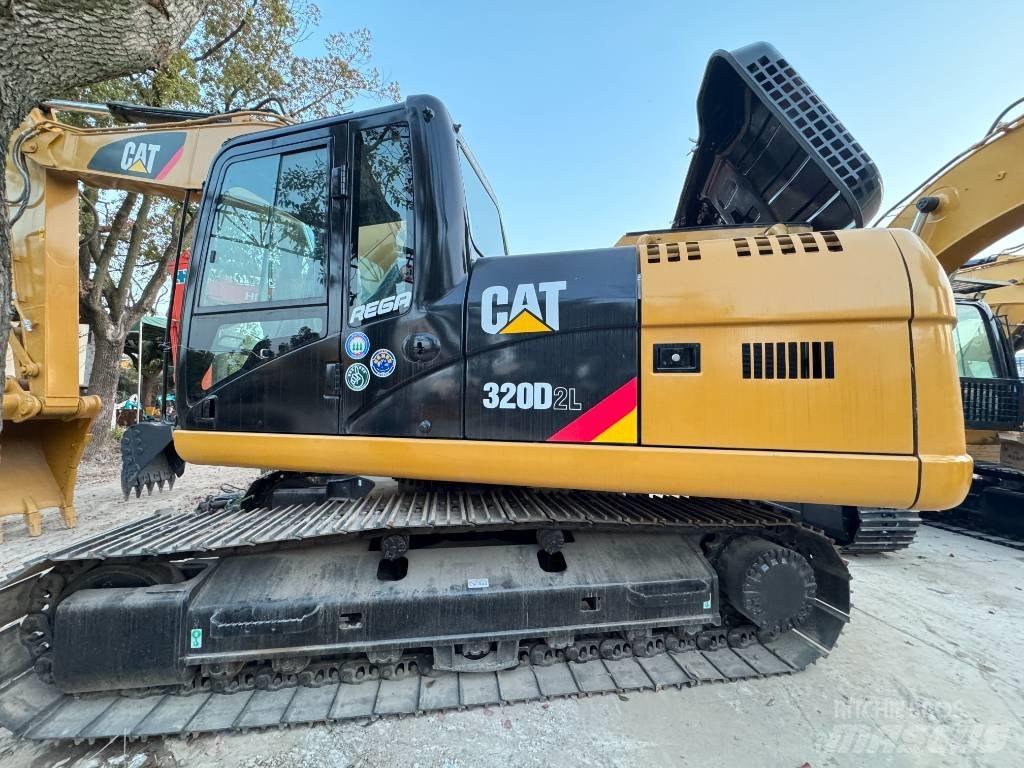 CAT 320D2L Bandgrävare