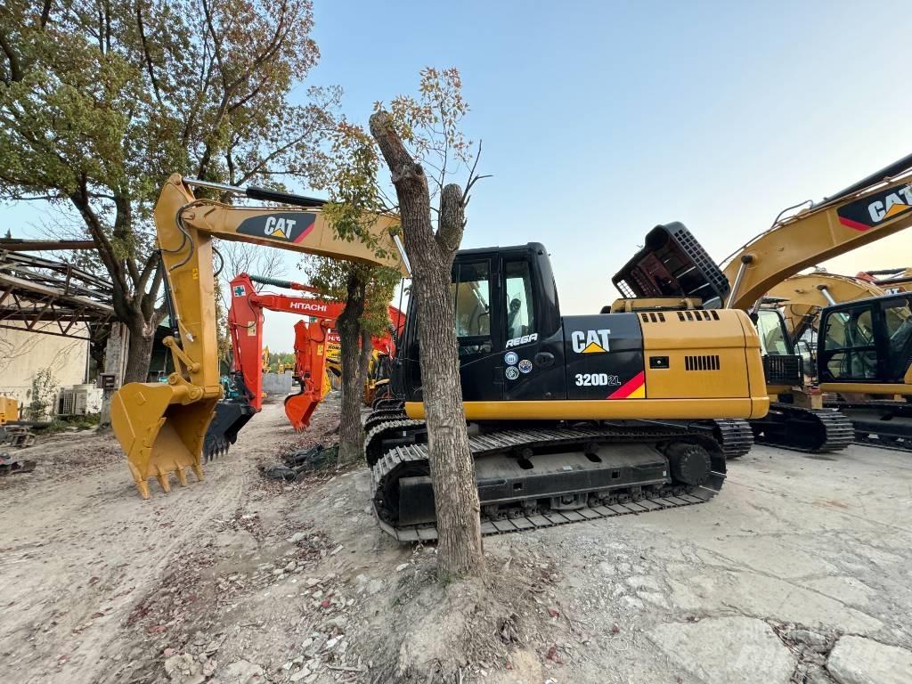 CAT 320D2L Bandgrävare